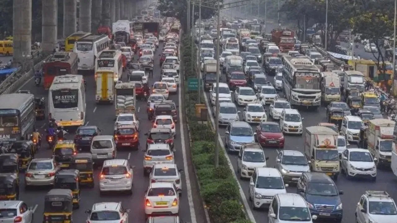 दिल्ली: यमुना के बढ़ते जलस्तर के कारण ट्रैफिक एडवाइजरी जारी, आउटर रिंग रोड पर जाम