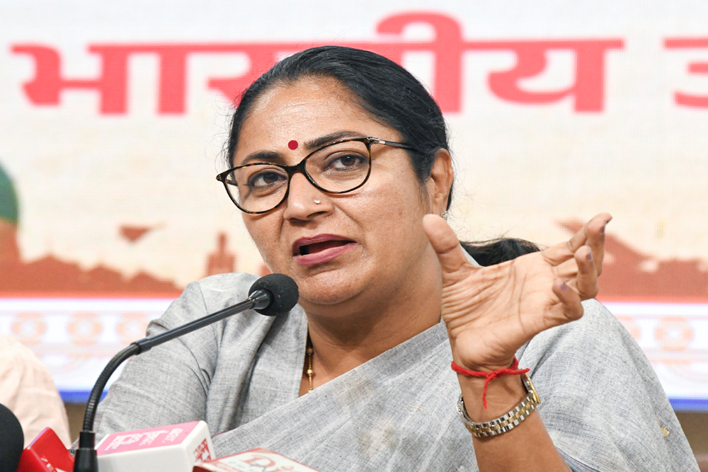मोदी सरकार का दिवाली तोहफा: दिल्ली सीएम रेखा गुप्ता ने जीएसटी सुधारों की सराहना की
