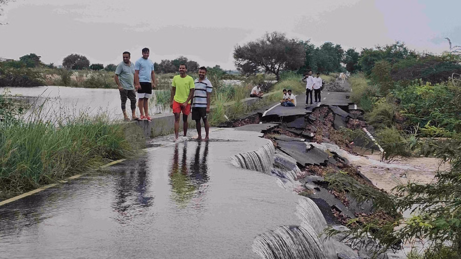 हरियाणा में बाढ़ संकट: घग्गर-मारकंडा का पानी तटबंध तोड़ गांवों में घुसा, पांच की मौत