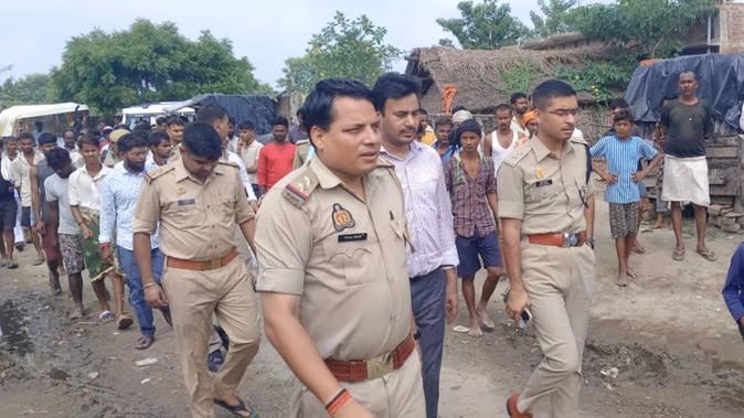 लखीमपुर खीरी: शारदा नदी में नाव पलटी, पिता-पुत्री लापता