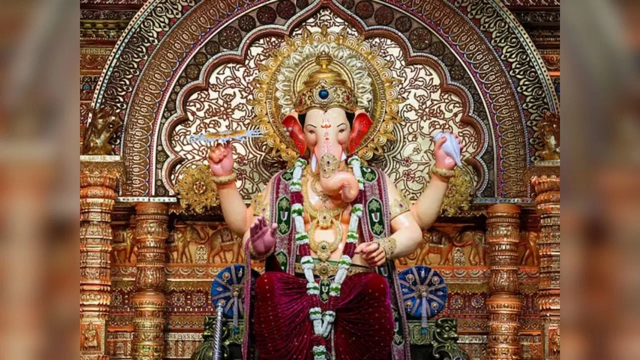 लालबागचा राजा विसर्जन जुलूस में बड़ा हादसा: अज्ञात वाहन ने दो बच्चों को कुचला, 1 की मौत