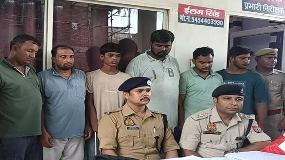 मेरठ में अवैध मिनी टेलीफोन एक्सचेंज का भंडाफोड़, छह गिरफ्तार