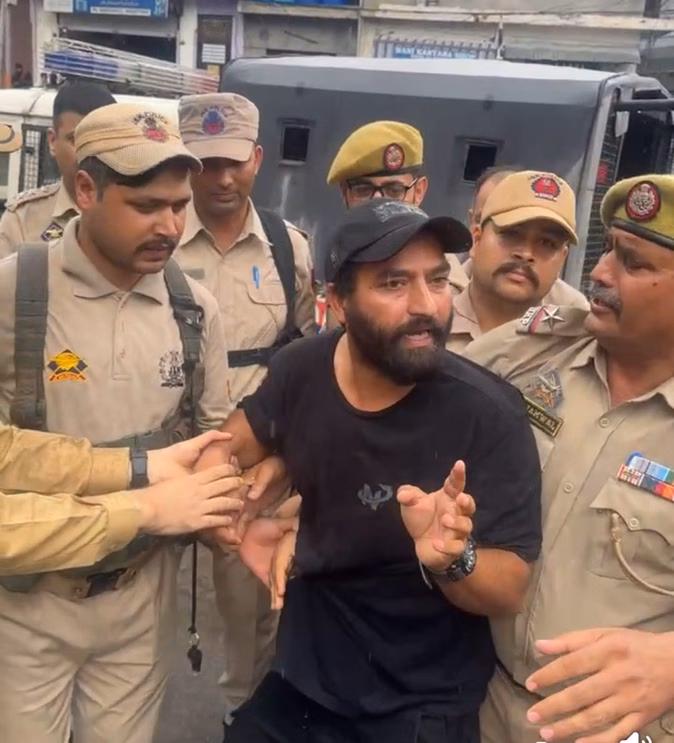 डोडा में विधायक मेहराज मलिक हिरासत में, डीसी के खिलाफ विवाद के बाद तनाव