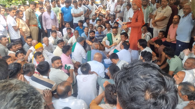मुजफ्फरनगर: शटडाउन के दौरान पोल पर करंट लगने से संविदा कर्मचारी की मौत