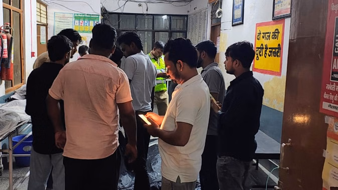 बदायूं में बाइक-ट्रक हादसे में तीन किशोरों की मौत