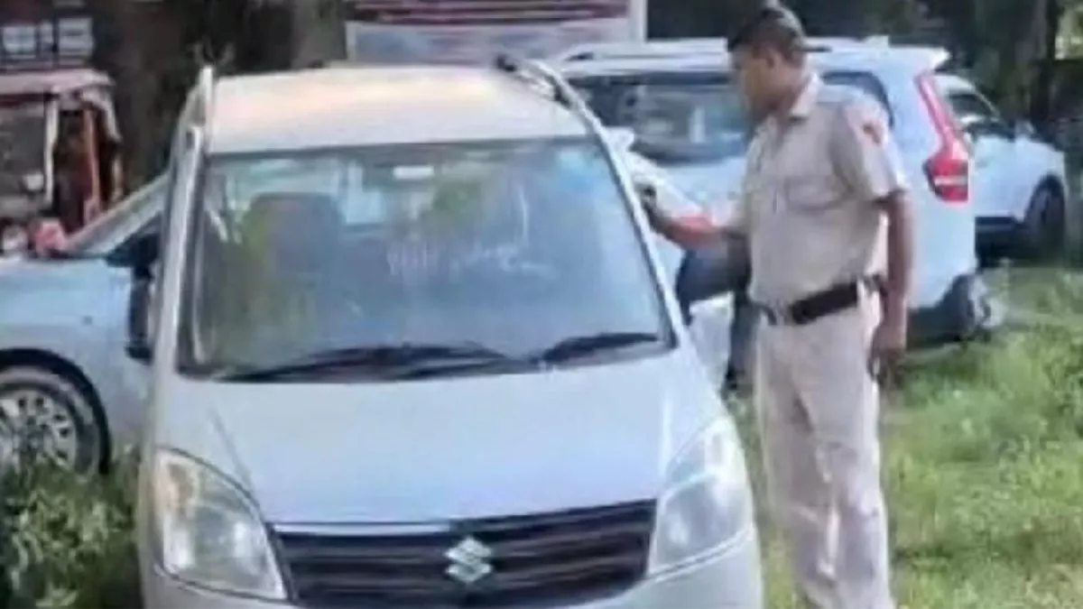 गुरुग्राम में सूदखोर के घर छापा, 20 से ज्यादा वाहन बरामद