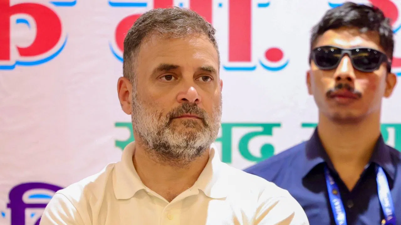 राहुल गांधी पर सुरक्षा नियम तोड़ने के आरोप, सीआरपीएफ ने लिखा खरगे को पत्र