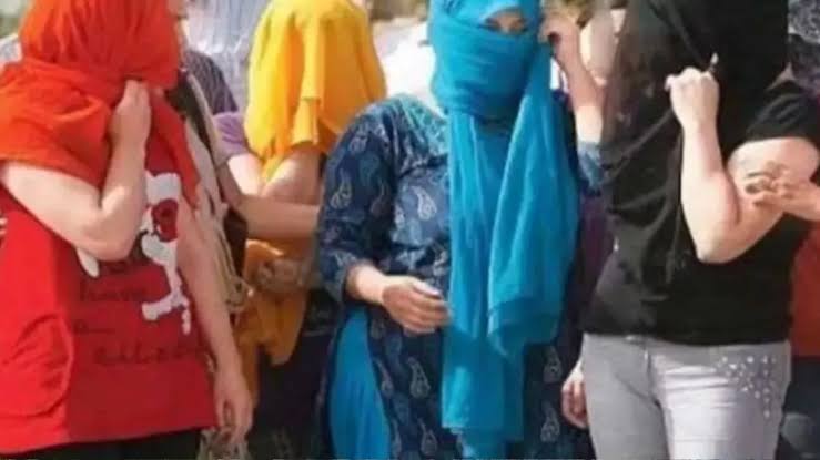 मेरठ में फिर चल रहा देह व्यापार, पुलिस और मिशन मुक्ति ने मारा छापा