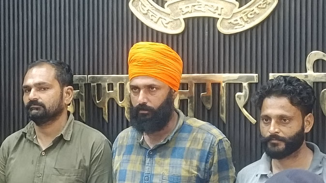वर्चस्व विवाद में हिस्ट्रीशीटर मोनू की हत्या, तीन आरोपी मुठभेड़ में गिरफ्तार
