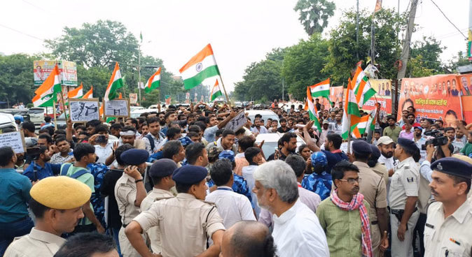 नड्डा की बैठक का स्थल बदला, भाजपा दफ्तर के बाहर सर्वे कर्मियों का हंगामा