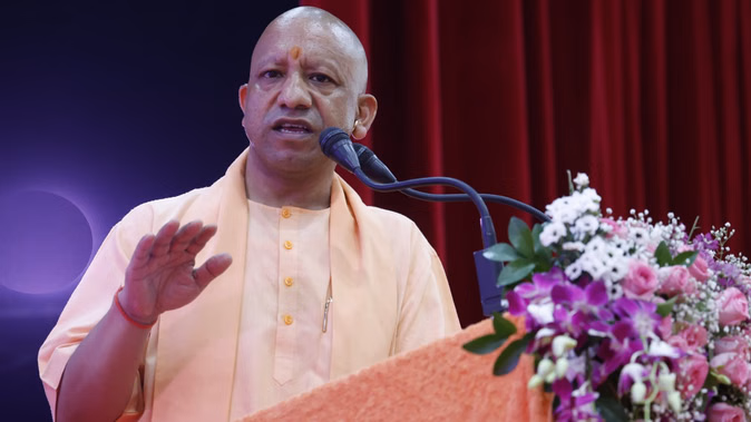 ग्रामीण क्षेत्रों में बढ़ें स्वास्थ्य सेवाएं, लोहिया संस्थान को विस्तार की तैयारी: सीएम योगी