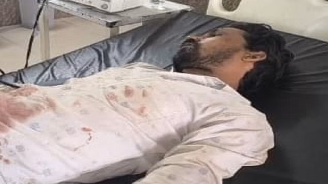 एटा में विवाद के बीच पति को पत्नी ने पेट में मारी कैंची, हालत गंभीर