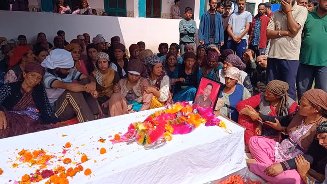 राजकीय सम्मान के साथ एसएसबी एएसआई गोपाल सिंह को दी अंतिम विदाई