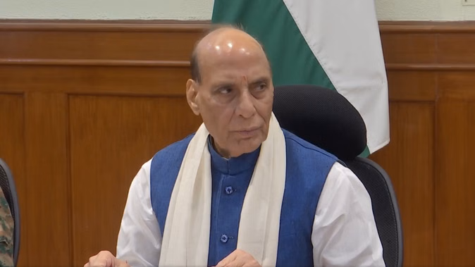 भारत अपने पड़ोसियों के साथ संबंधों के मामले में भाग्यशाली नहीं रहा: राजनाथ