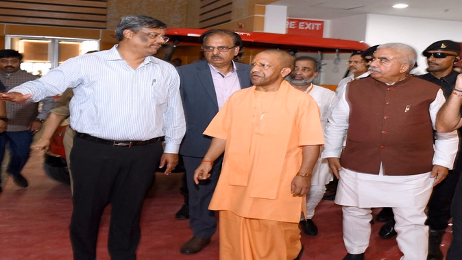 सीएम योगी ने यूपी इंटरनेशनल ट्रेड शो-2025 की तैयारियों का लिया जायजा