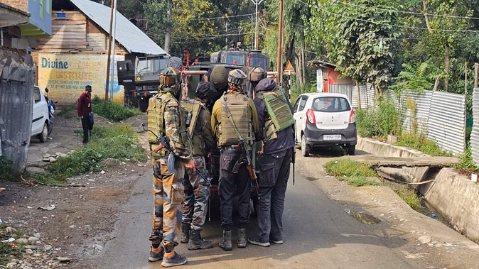 किश्तवाड़ में आतंकियों और सुरक्षाबलों के बीच मुठभेड़, ऑपरेशन जारी