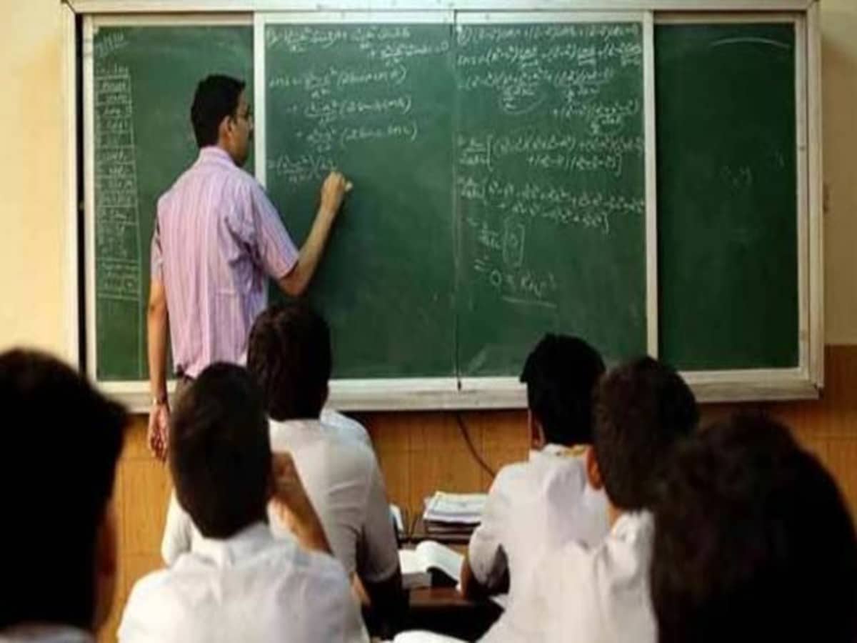 यूपी जूनियर हाईस्कूल भर्ती: प्रधानाध्यापक और शिक्षकों की नियुक्ति अब संभव