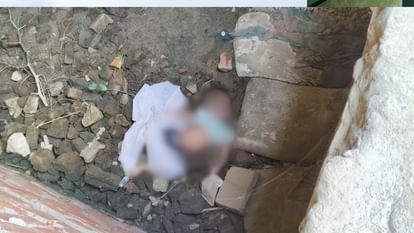 नरथुआ गांव में खंडहर से डेढ़ साल की बच्ची का शव बरामद, हत्या की आशंका