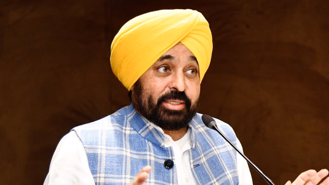 पंजाब की महिलाओं को हर महीने 1,100 रुपये की आर्थिक मदद, सीएम भगवंत मान का बड़ा ऐलान