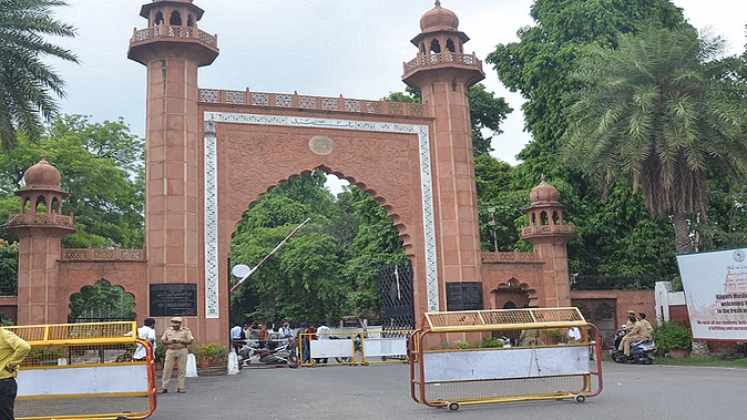हॉस्टल में छात्रा बेहोश, आत्महत्या की कोशिश का मचा शोर, सहेली ने एक्स पर की पोस्ट