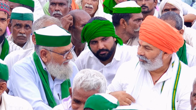 किसानों की जमीन के पीछे पड़ी है सरकार: राकेश टिकैत