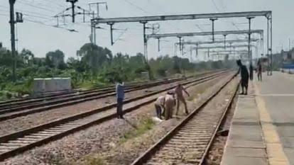 रेलवे ट्रैक पर रील बनाना पड़ा भारी, युवक की मालगाड़ी की चपेट में आने से मौत