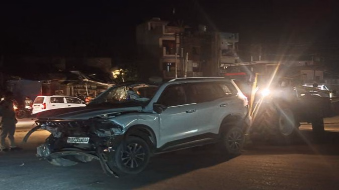 सड़क हादसे में कथावाचक आचार्य देवव्रत के बेटे की दर्दनाक मौत