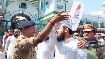 सहारनपुर में जुमे की नमाज के बाद लहराया 'आई लव मोहम्मद' का पोस्टर