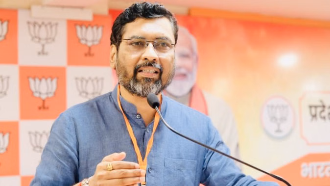 'दशहरा रैली पर खर्च छोड़ बाढ़ पीड़ितों की मदद करें'- भाजपा का उद्धव पर निशाना
