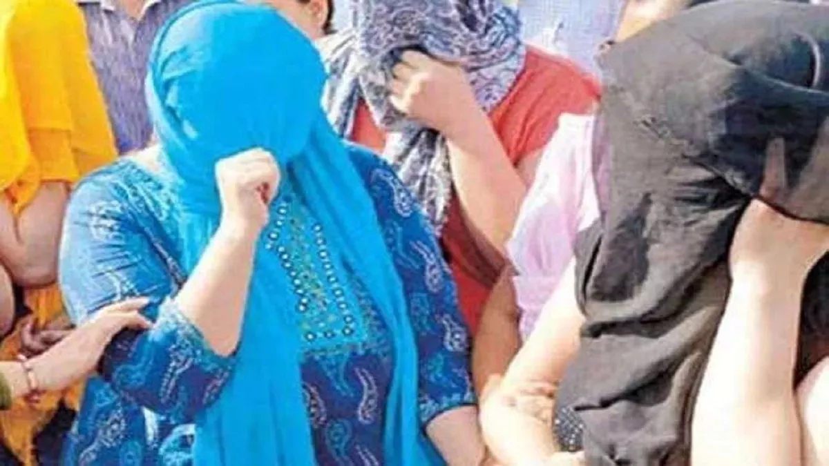 मुजफ्फरनगर में स्पा सेंटर पर पुलिस की छापेमारी, चार युवतियां गिरफ्तार
