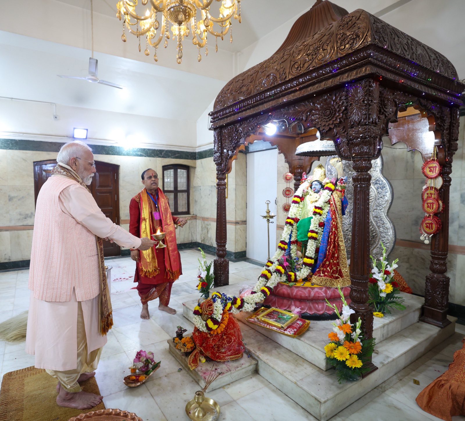 सीआर पार्क दुर्गा पंडाल में पीएम मोदी ने की पूजा, दिल्ली पुलिस ने जारी की ट्रैफिक एडवाइजरी