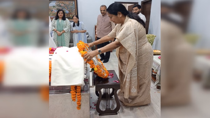 दिल्ली सरकार ने प्रो. विजय कुमार मल्होत्रा के निधन पर राजकीय शोक घोषित किया
