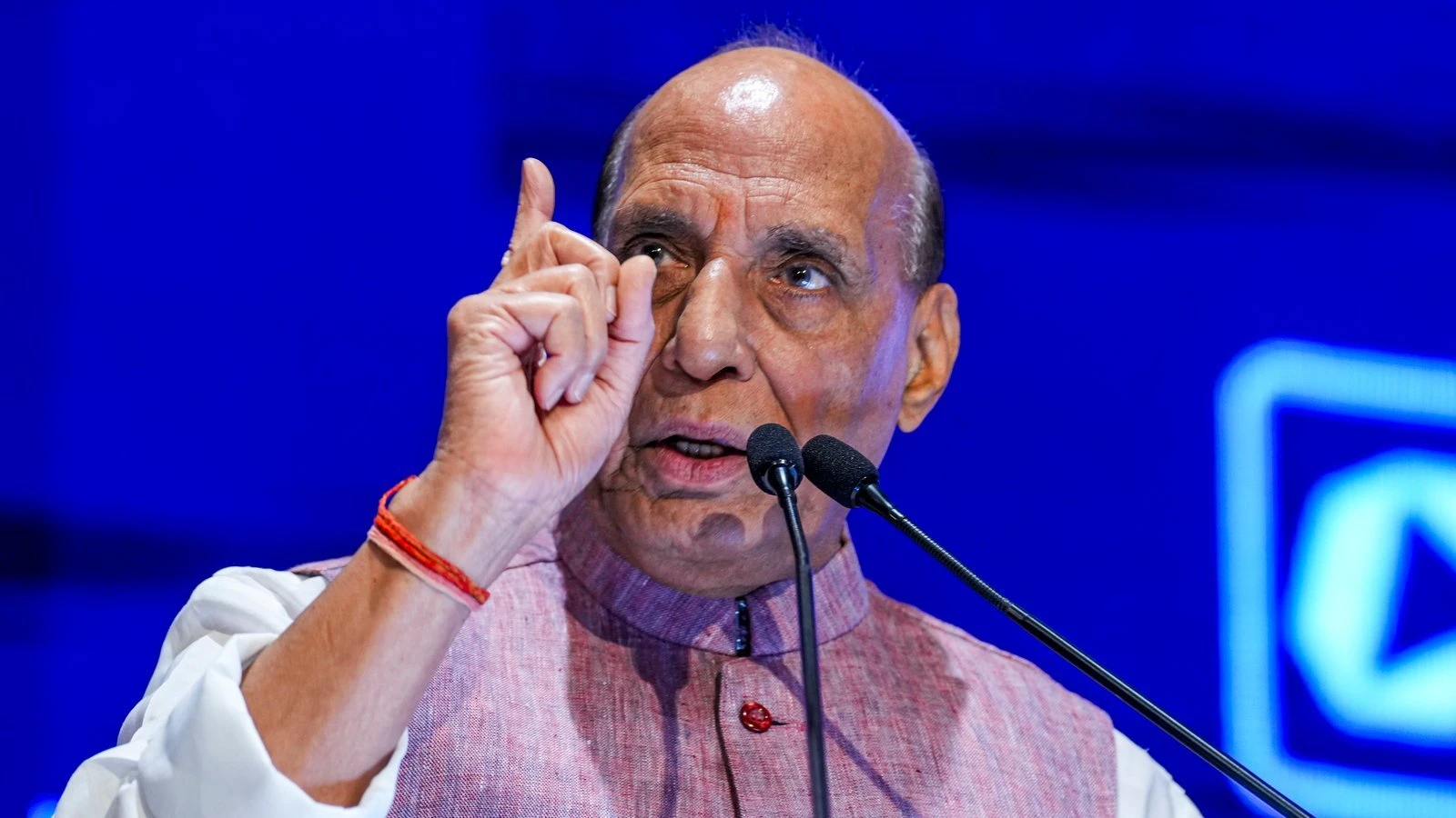 विजयदशमी पर कच्छ से पाक को चेतावनी, राजनाथ सिंह ने कहा- सर क्रीक में दुस्साहस का जवाब निर्णायक होगा