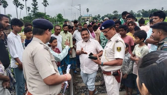 पूर्णिया में वंदे भारत एक्सप्रेस की चपेट में आने से चार लोगों की मौत, एक गंभीर