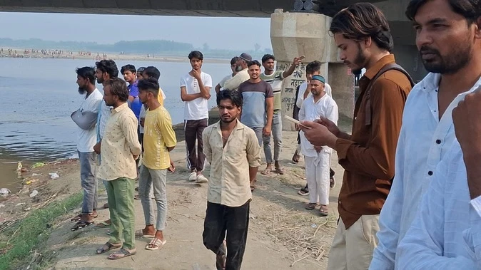 कैराना में मजदूर ने बच्चों संग यमुना में लगाई छलांग, पत्नी व उसके प्रेमी को ठहराया जिम्मेदार