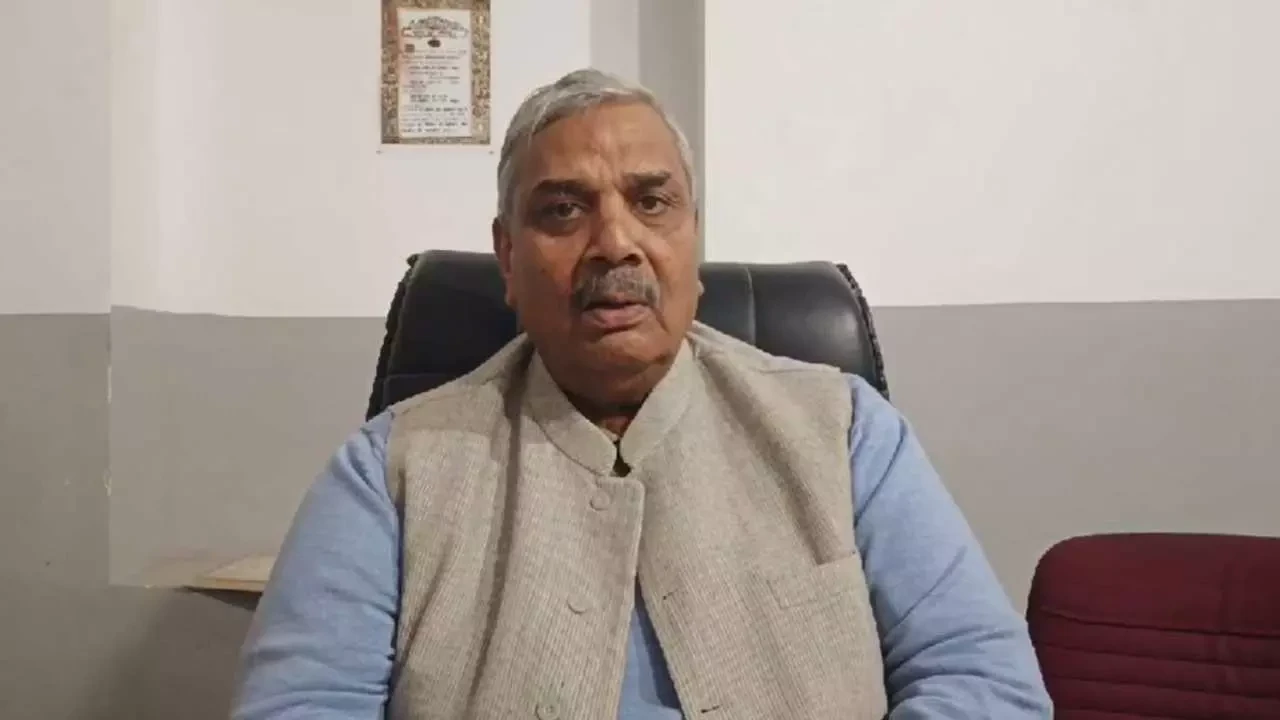 गाजीपुर बॉर्डर पर सपा सांसद हरेंद्र मलिक को पुलिस ने रोका