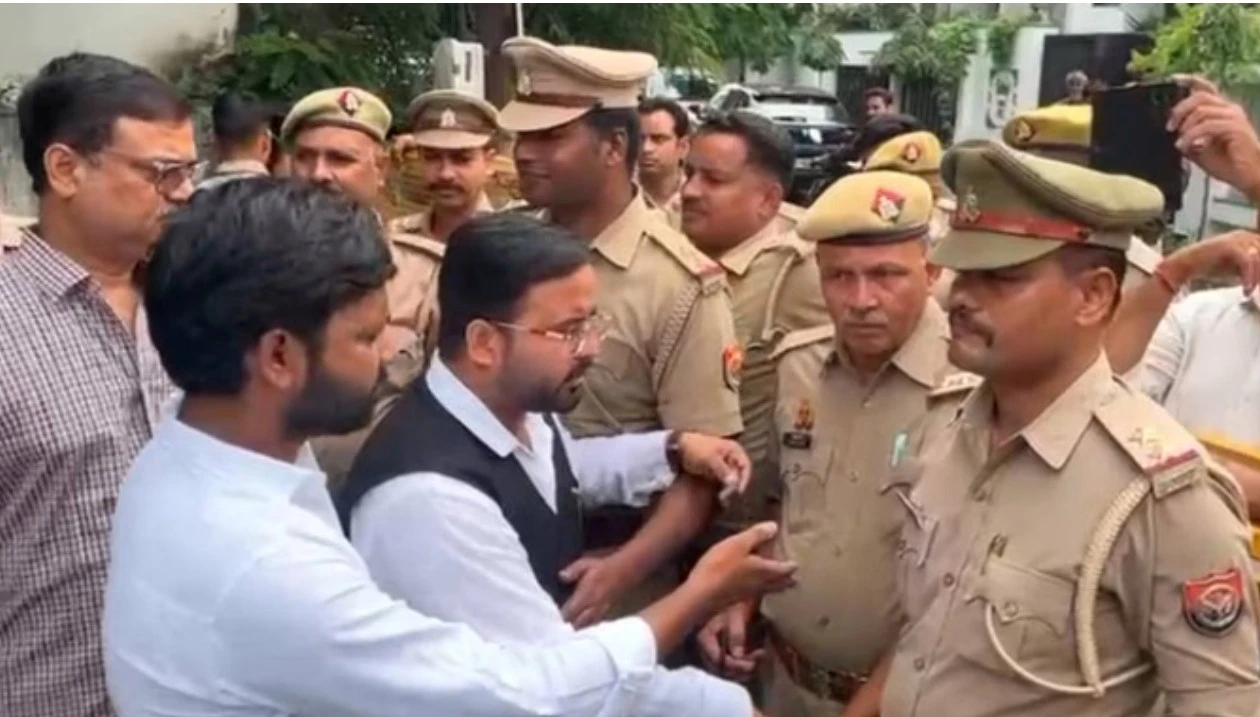 बरेली हिंसा पीड़ितों से मिलने जा रहे आप नेताओं को पुलिस ने लखनऊ में रोका