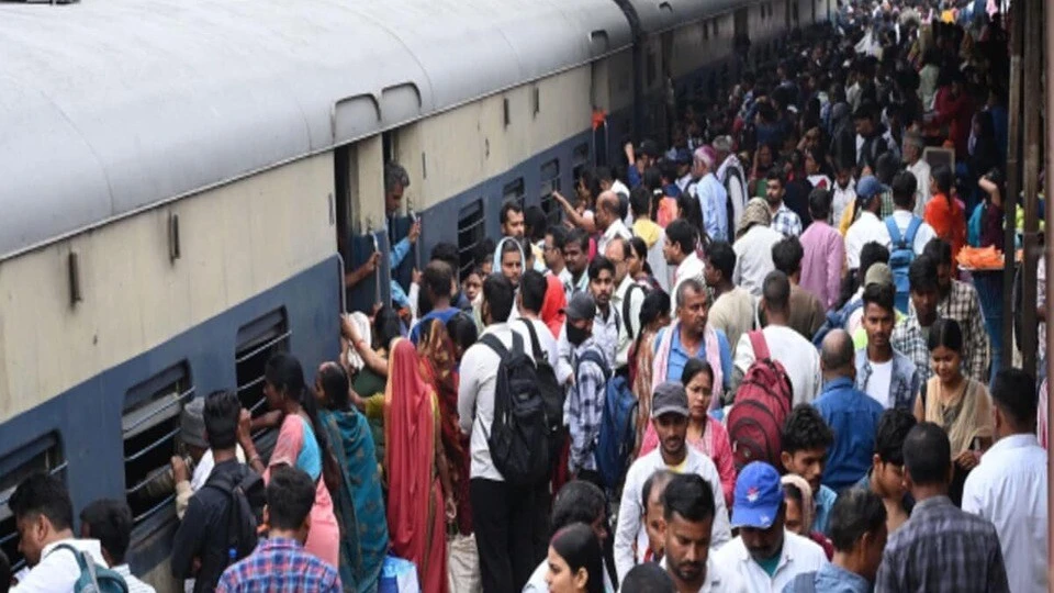 दिवाली और छठ पर घर जाना है तो जल्दी बुक करें, पूर्वोत्तर रेलवे में खाली सीटें उपलब्ध