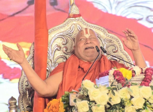 इलाहाबाद हाईकोर्ट ने स्वामी राम भद्राचार्य पर आपत्तिजनक वीडियो हटाने का आदेश दिया