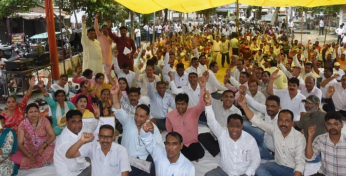 टीईटी अनिवार्यता और पुरानी पेंशन को लेकर शिक्षक करेंगे दिल्ली कूच, 24 नवंबर को होगा बड़ा प्रदर्शन