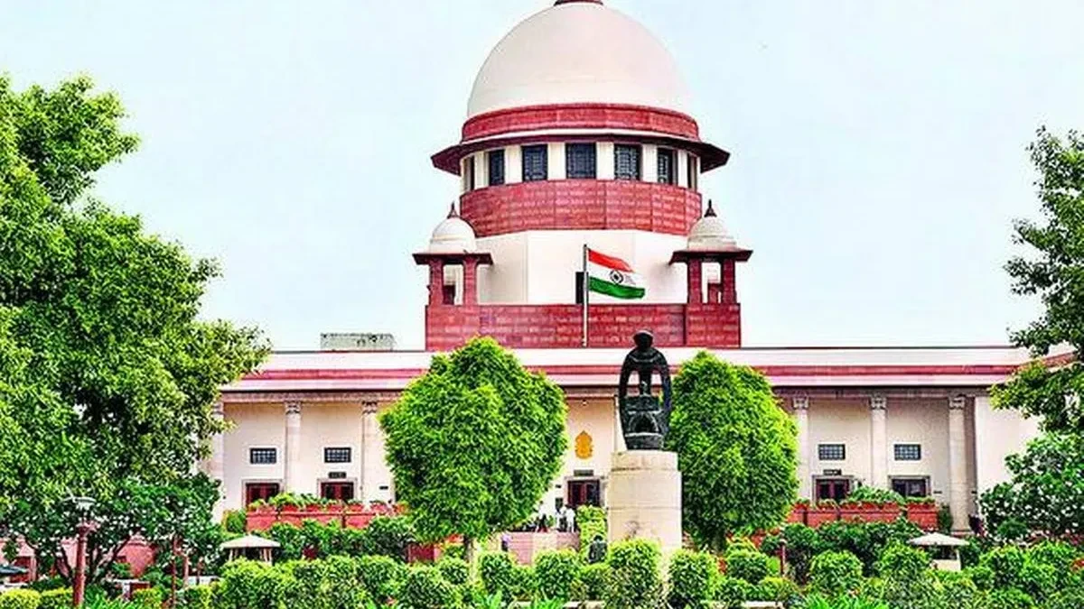 एंबुलेंस में हर समय जीवन रक्षक सुविधाओं की मांग पर SC ने केंद्र से मांगा जवाब