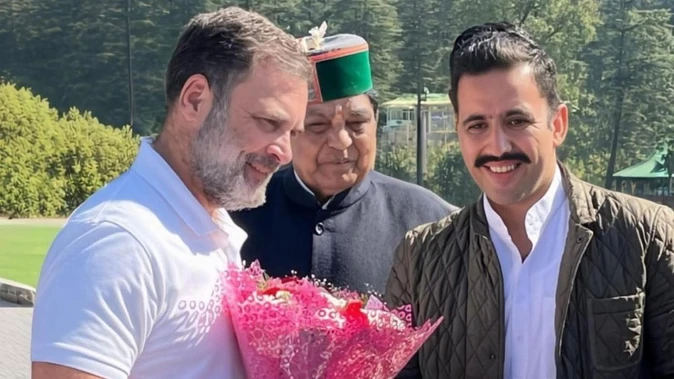 राहुल गांधी शिमला पहुंचे, मंत्री धनीराम व विक्रमादित्य ने किया स्वागत