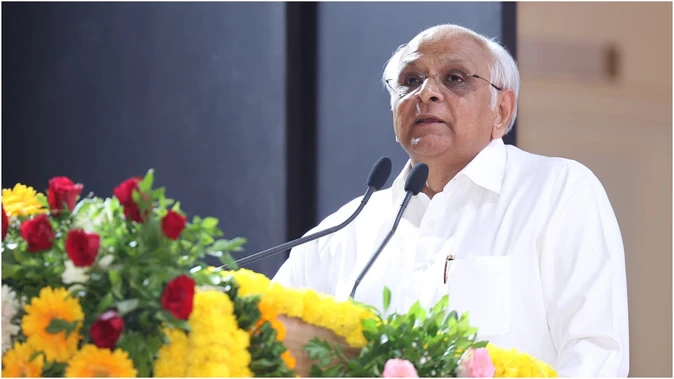 गुजरात में बड़ा सियासी फेरबदल: सीएम भूपेंद्र पटेल के पूरे मंत्रिमंडल ने दिया इस्तीफा, कल होगा विस्तार