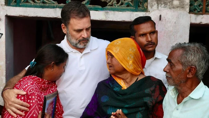 फतेहपुर: राहुल गांधी ने हरिओम वाल्मीकि के परिवार से की मुलाकात, न्याय की मांग पर जोर