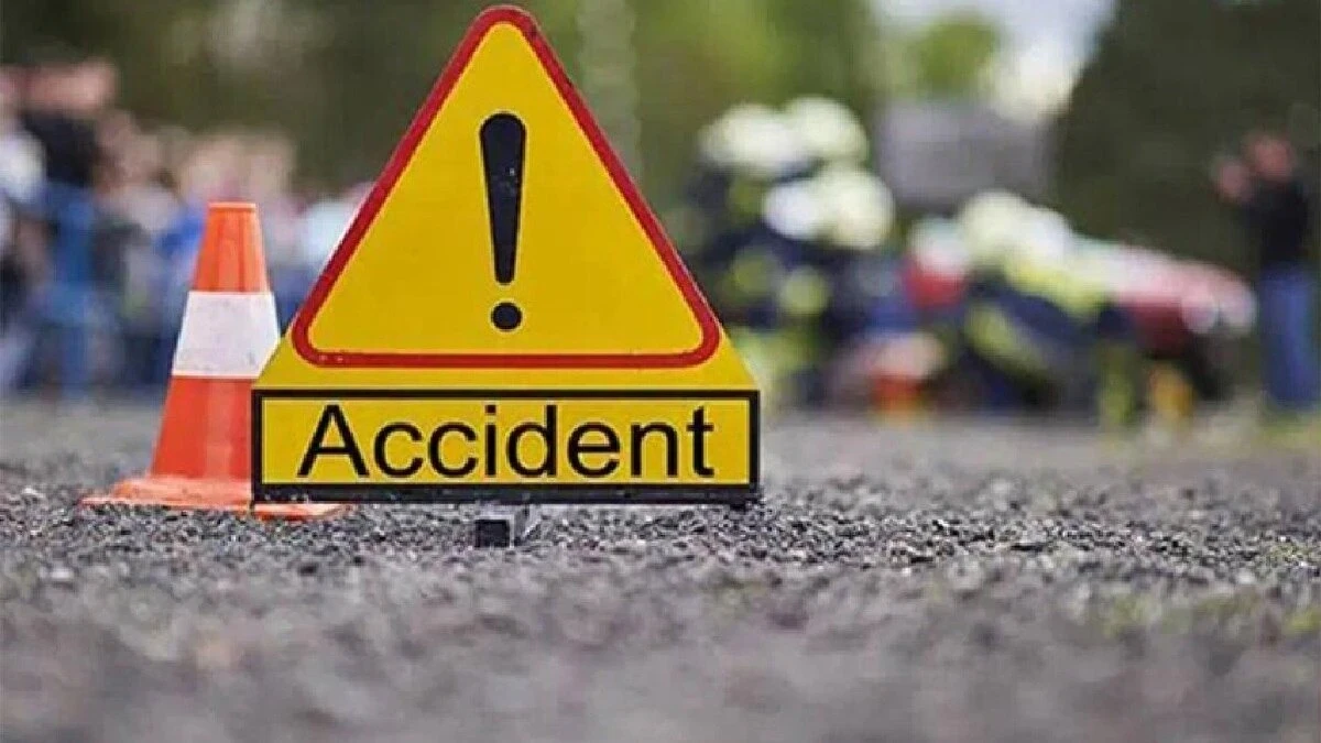 गुजरात के पारडीबाईपास पर दो बसों की टक्कर में दो महिलाओं की मौत, कई घायल