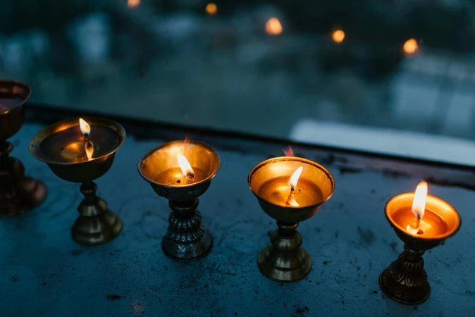 रोशनी से जगमग दिल्ली, दिवाली पर सुरक्षा-सेहत से लेकर सफाई तक पुख्ता इंतजाम