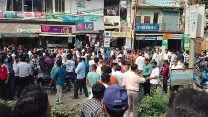 रुड़की: तेलीवाला गांव में विवाद के बाद ग्रामीणों ने किया पुलिस चौकी का घेराव