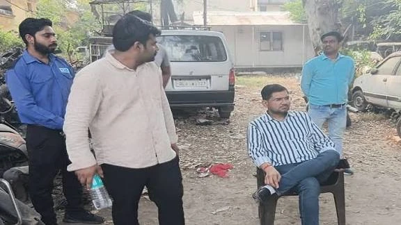 शामली: राकेश टिकैत के दामाद के कैंप कार्यालय से 5.50 लाख रुपये चोरी