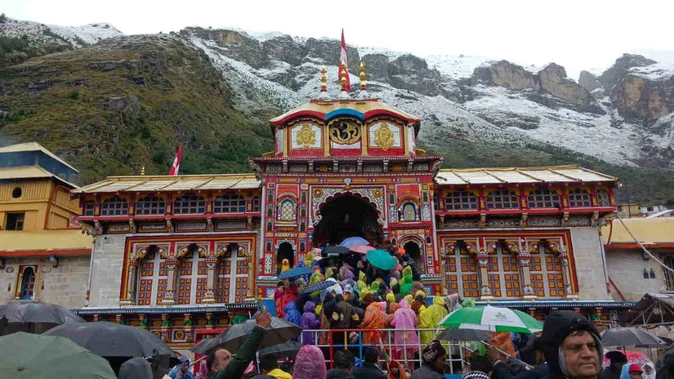 बदरीनाथ के कपाट 25 नवंबर को होंगे बंद, शीतकालीन यात्रा सुचारू रूप से संचालित