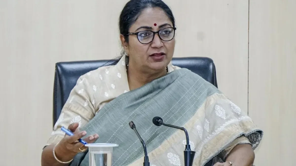 दिल्ली में छठ पर्व पर रहेगा सरकारी अवकाश, सीएम रेखा गुप्ता ने किया एलान